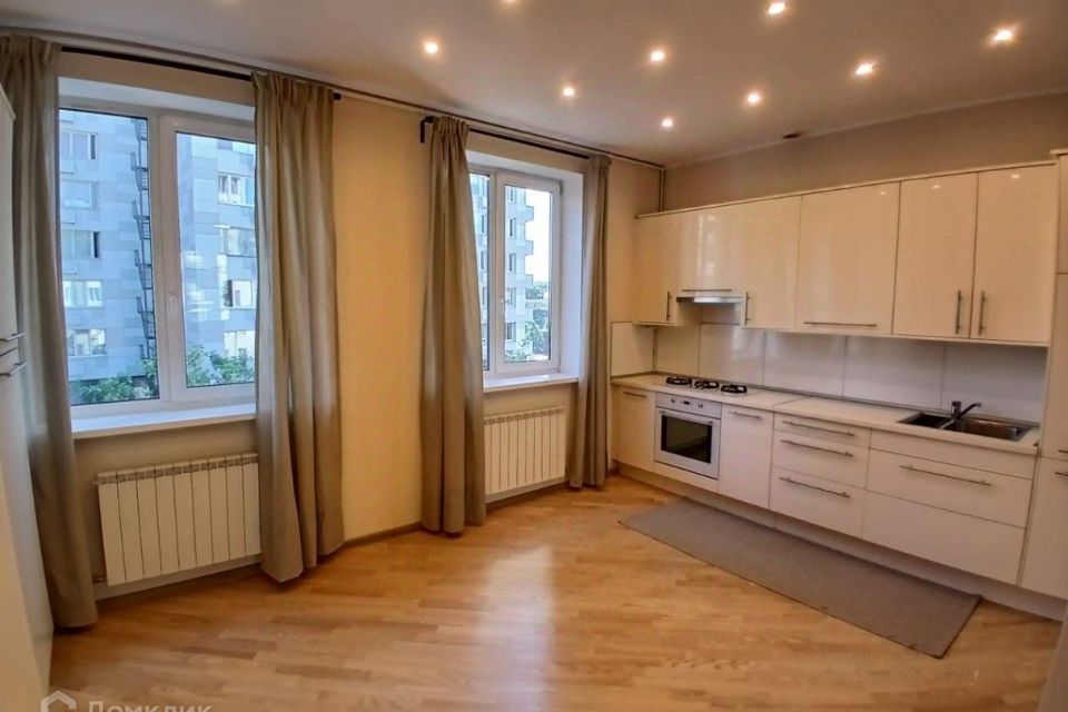 Продаётся 5-комнатная квартира, 121 м²