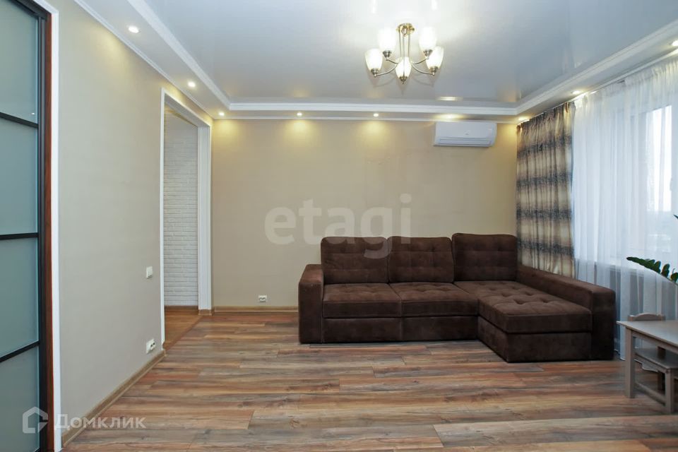 Продаётся 1-комнатная квартира, 58 м²