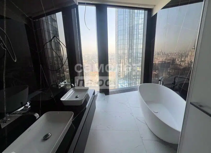 Продаётся 3-комнатная квартира, 103.9 м²
