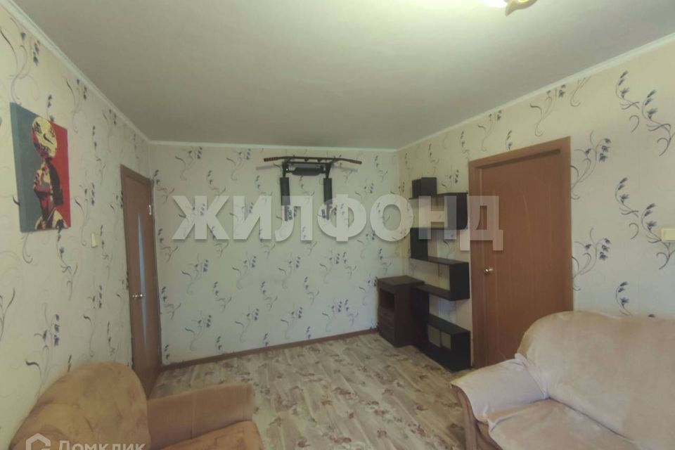 Продаётся 4-комнатная квартира, 72 м²