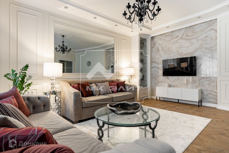 Продаётся 3-комнатная квартира, 153.7 м²