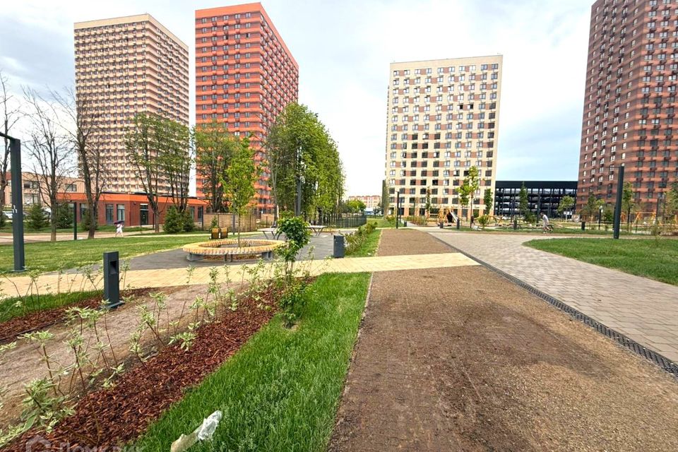 Продаётся 1-комнатная квартира, 42.4 м²