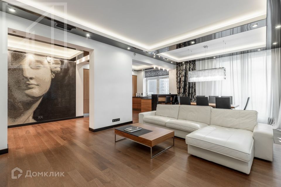 Сдаётся 3-комнатная квартира, 130 м²