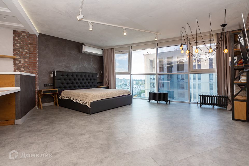 Продаётся 1-комнатная квартира, 71.7 м²