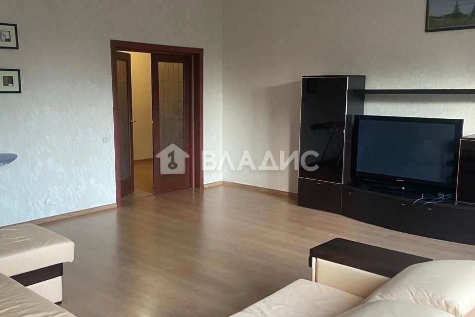 Сдаётся 3-комнатная квартира, 111 м²