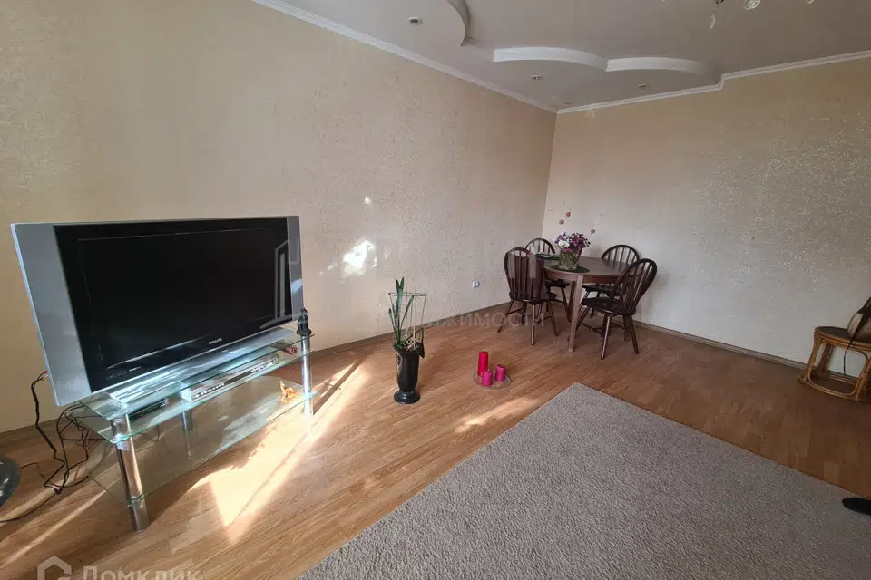 Продаётся 3-комнатная квартира, 102.3 м²