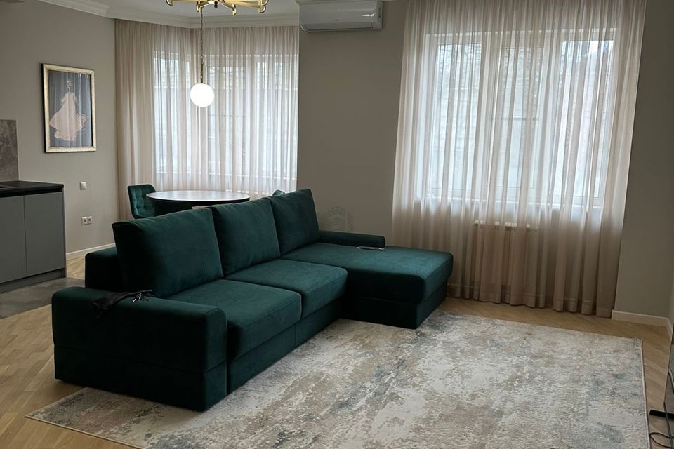 Сдаётся 2-комнатная квартира, 70 м²
