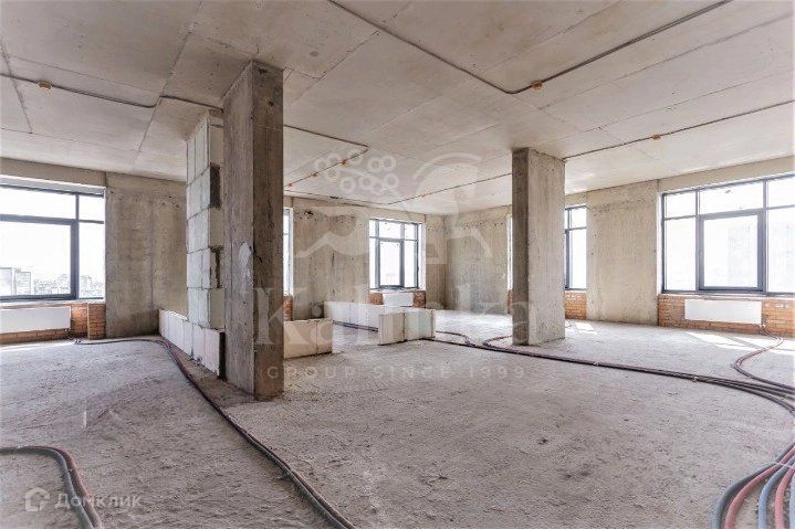 Продаётся 5-комнатная квартира, 180.2 м²