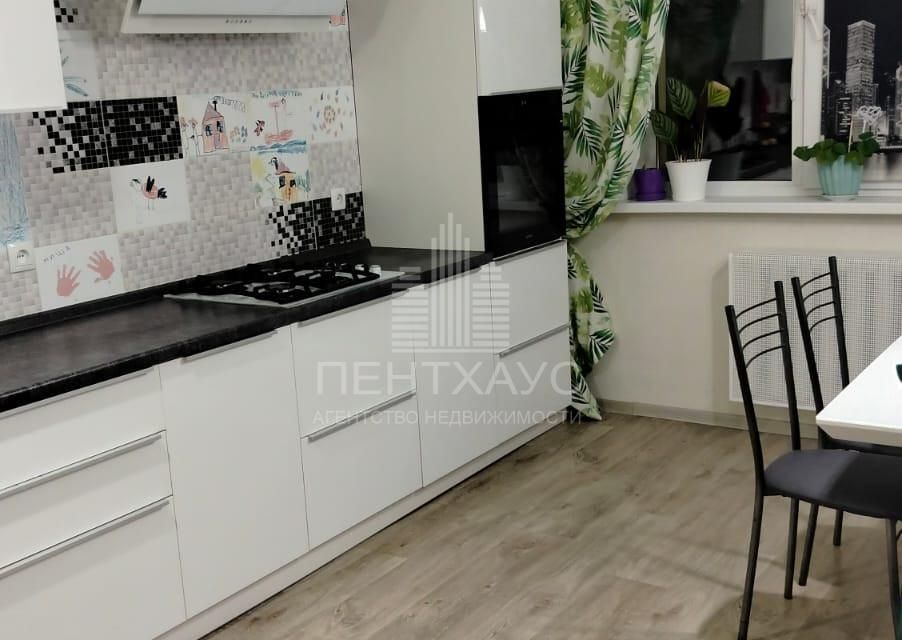 Продаётся 3-комнатная квартира, 98.8 м²