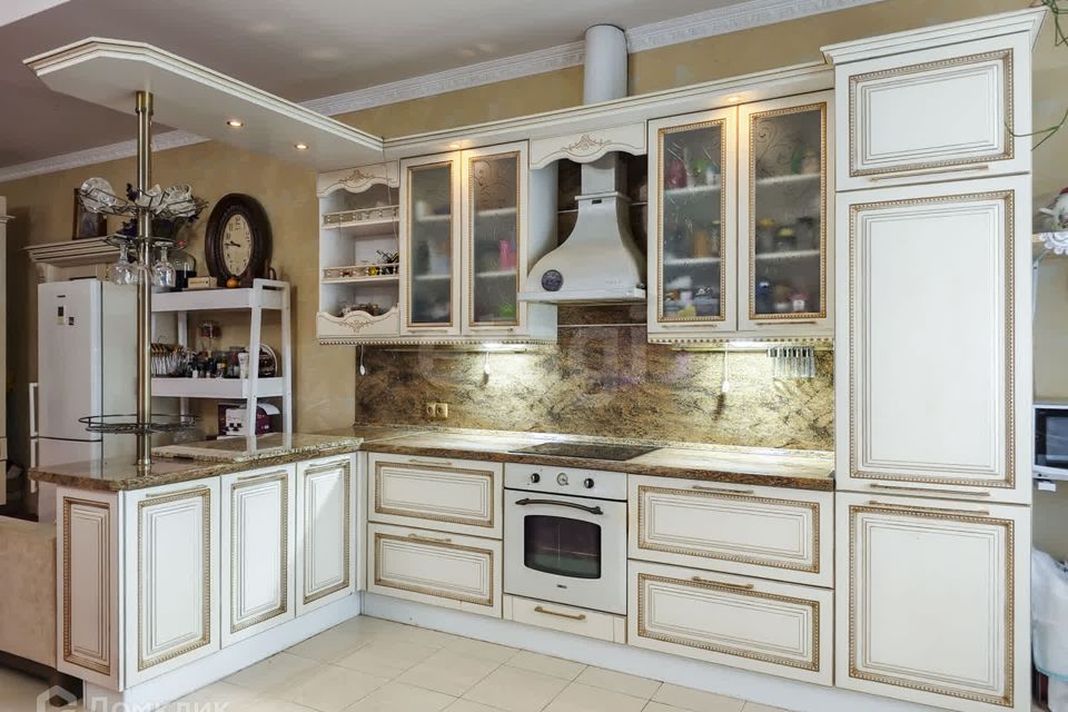 Продаётся 3-комнатная квартира, 164.5 м²