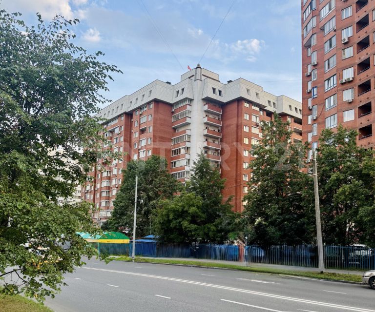 Продаётся 1-комнатная квартира, 52 м²