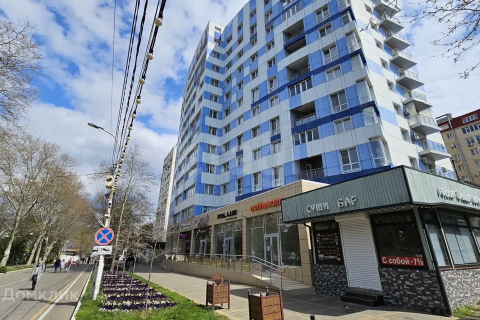 Продаётся 2-комнатная квартира, 108.1 м²