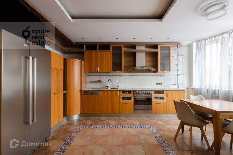 Сдаётся 4-комнатная квартира, 175 м²