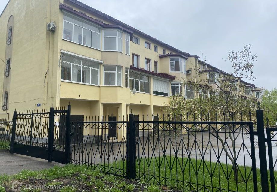 Продаётся 5-комнатная квартира, 320.3 м²