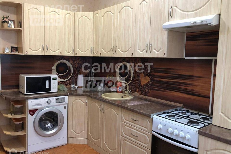 Продаётся 2-комнатная квартира, 61.7 м²