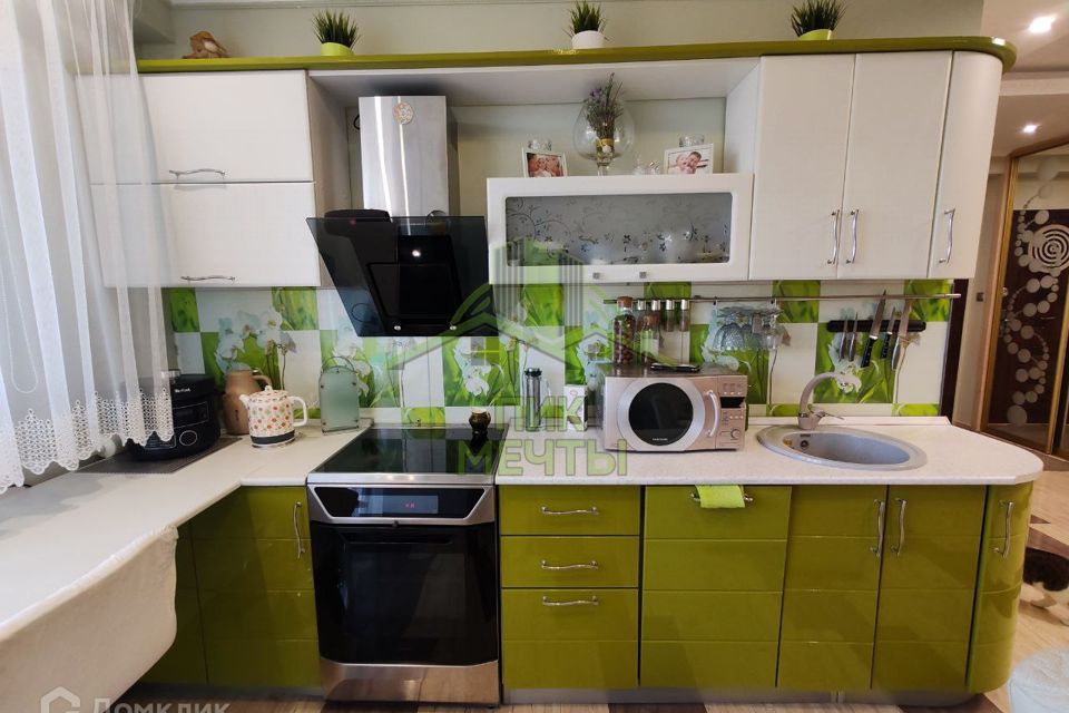 Продаётся 4-комнатная квартира, 69.7 м²