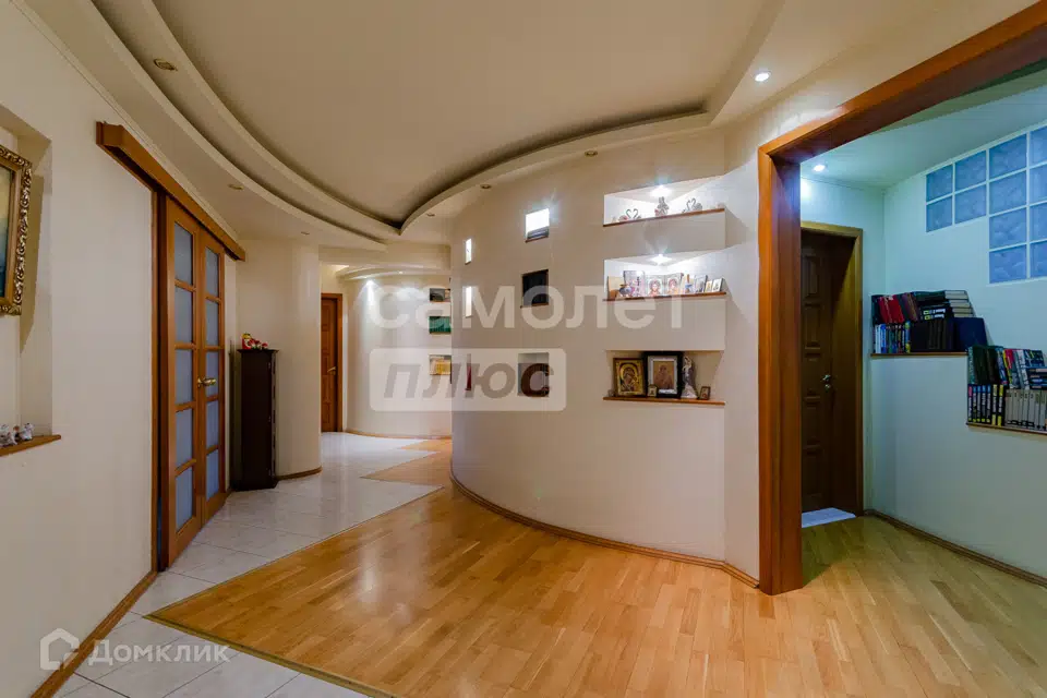 Продаётся 4-комнатная квартира, 169 м²