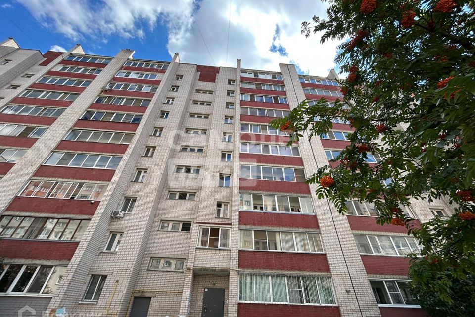 Продаётся 4-комнатная квартира, 82 м²