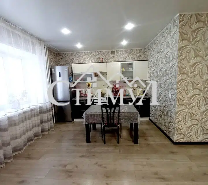 Продаётся 3-комнатная квартира, 82 м²