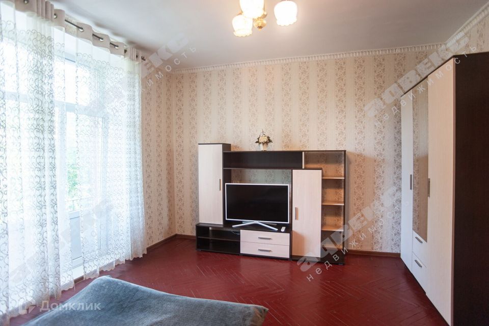 Продаётся 2 комнаты в 3-комн. квартире, 36.4 м²