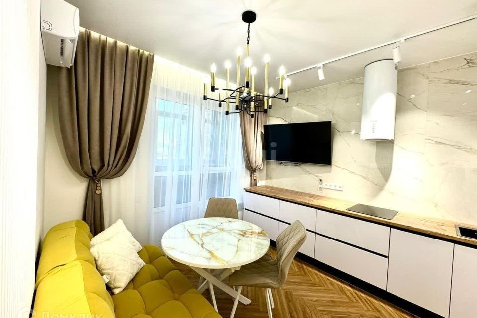 Продаётся 1-комнатная квартира, 42.3 м²