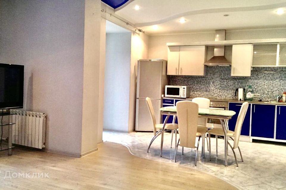 Продаётся 3-комнатная квартира, 94 м²