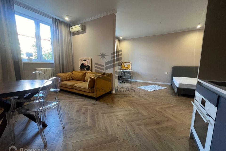 Сдаётся 1-комнатная квартира, 55 м²