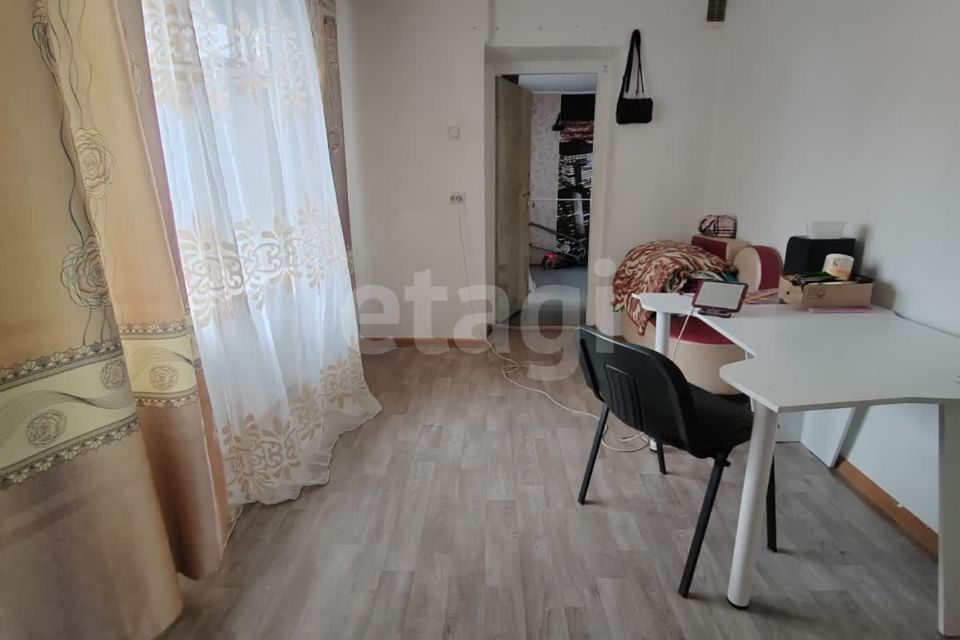 Продаётся 4-комнатная квартира, 82.7 м²