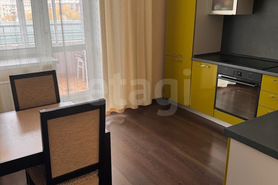 Продаётся 2-комнатная квартира, 65.8 м²