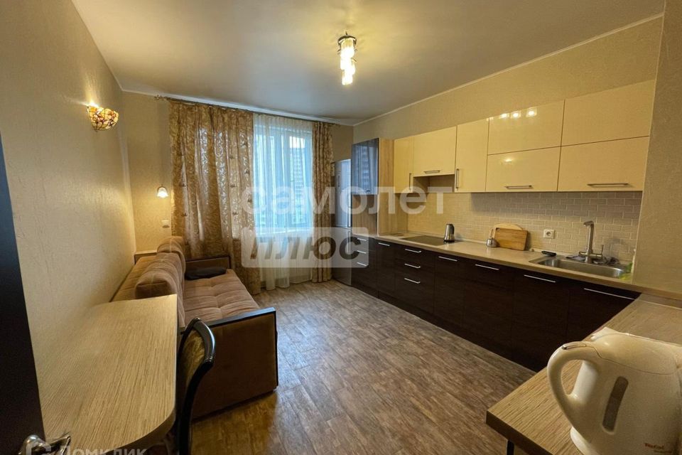 Продаётся 1-комнатная квартира, 49 м²