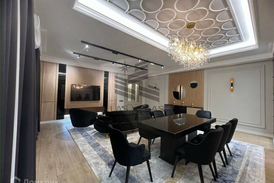 Сдаётся 4-комнатная квартира, 150 м²