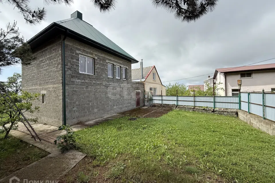 Продаётся 3-этажный дом, 146 м²