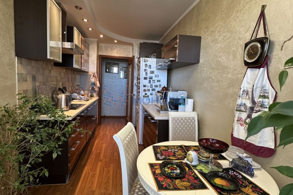 Продаётся 1-комнатная квартира, 43.6 м²