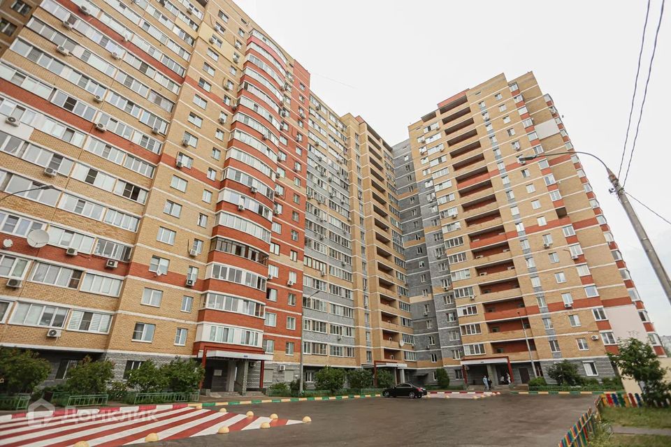 Продаётся 3-комнатная квартира, 107.2 м²