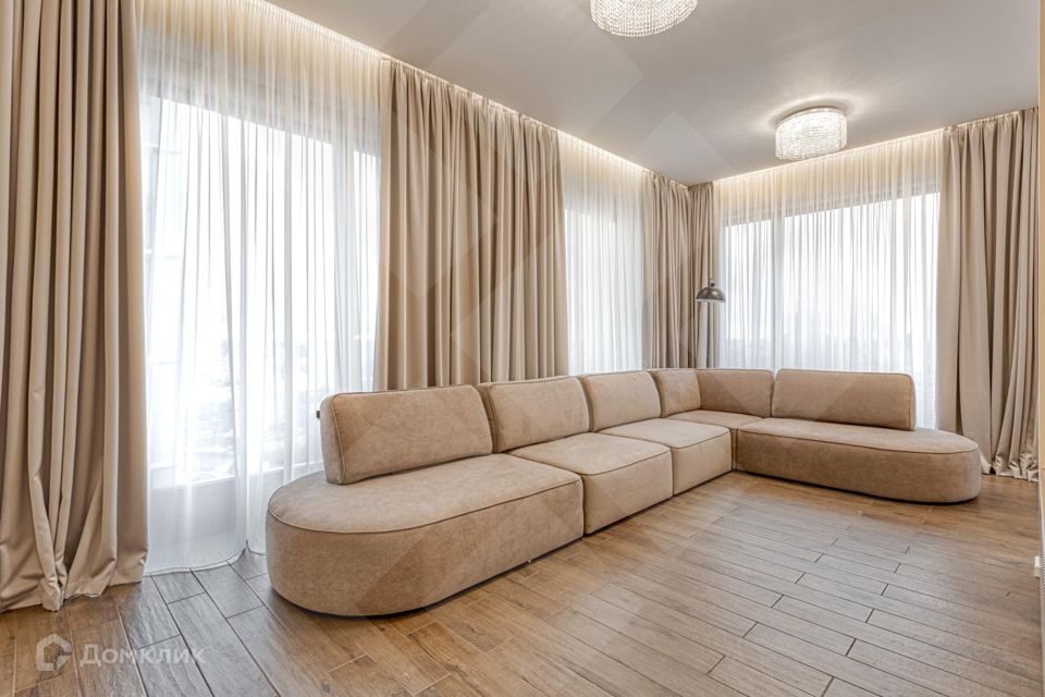 Сдаётся 4-комнатная квартира, 156 м²