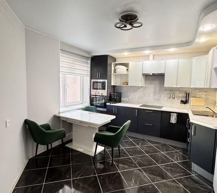 Продаётся 2-комнатная квартира, 69.7 м²