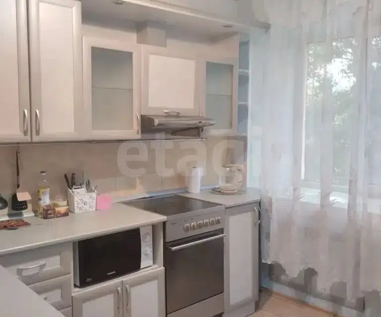 Продаётся 4-комнатная квартира, 69 м²