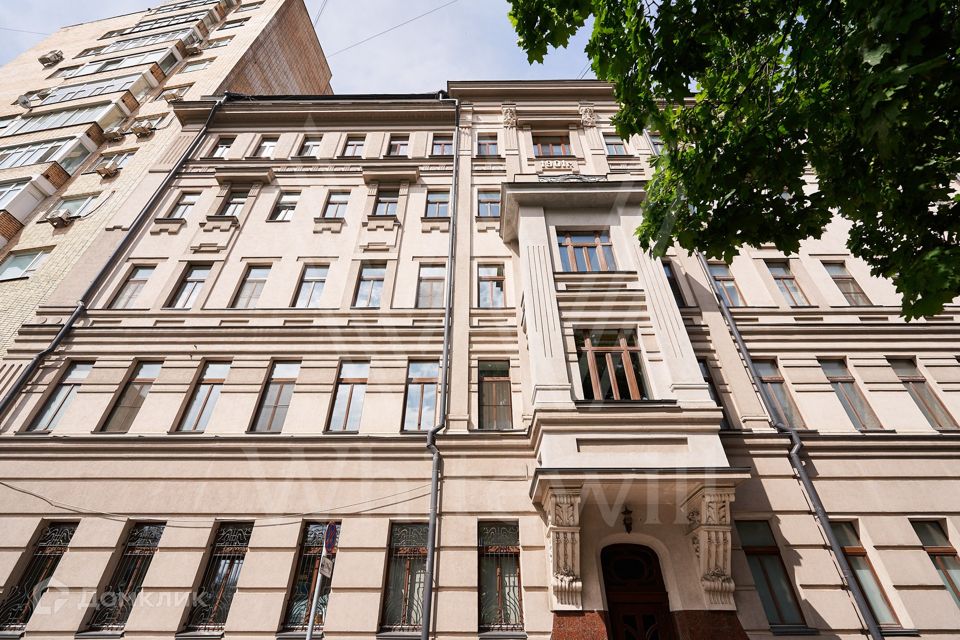 Продаётся 6-комнатная квартира, 351 м²