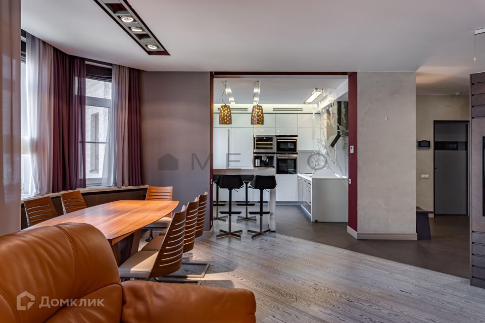 Продаётся 3-комнатная квартира, 115.2 м²