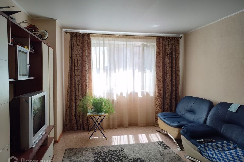 Продаётся 1-комнатная квартира, 57 м²