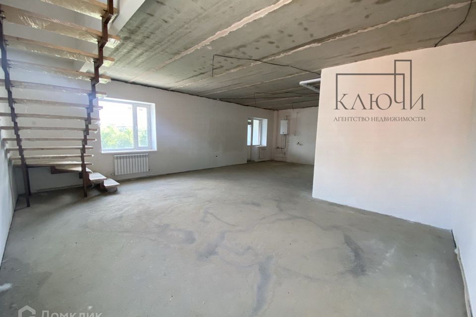 Продаётся 3-комнатная квартира, 129.9 м²
