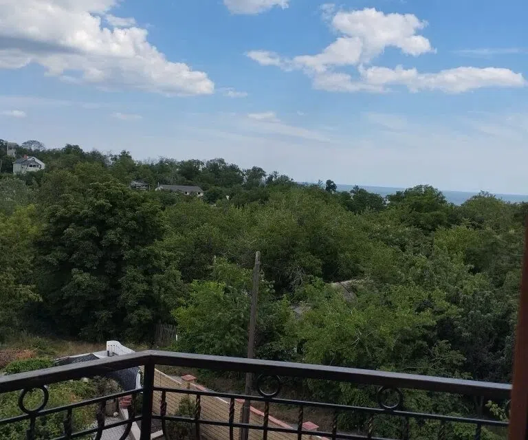 Продаётся 4-этажный дом, 400 м²