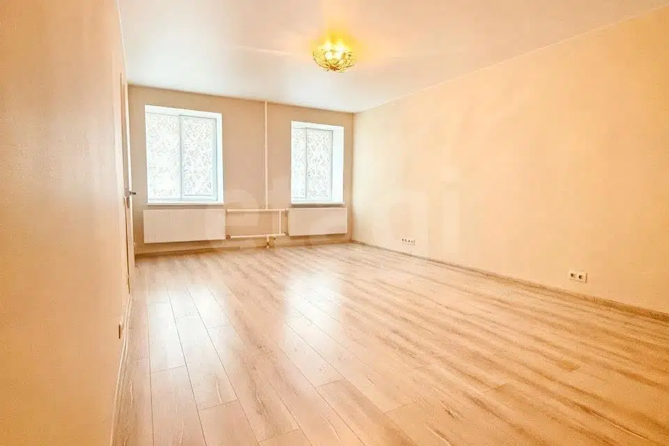 Продаётся 1-комнатная квартира, 60.4 м²