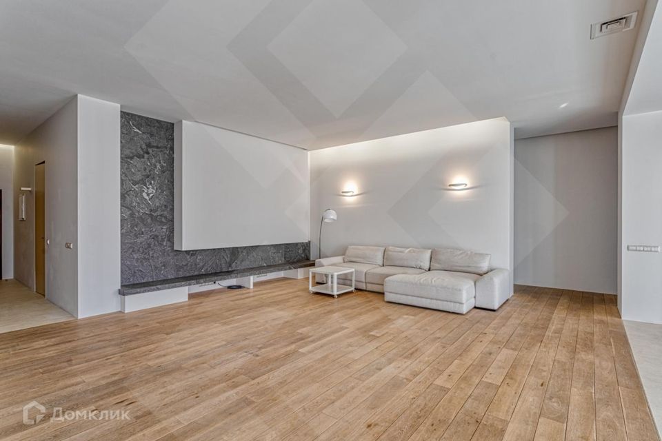 Сдаётся 3-комнатная квартира, 250 м²
