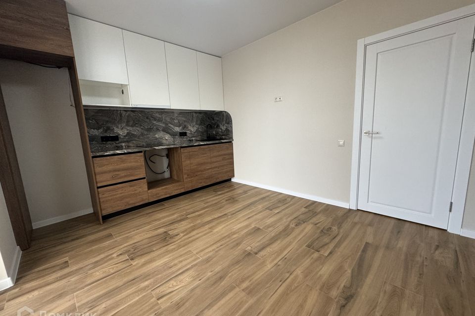 Продаётся 1-комнатная квартира, 43 м²