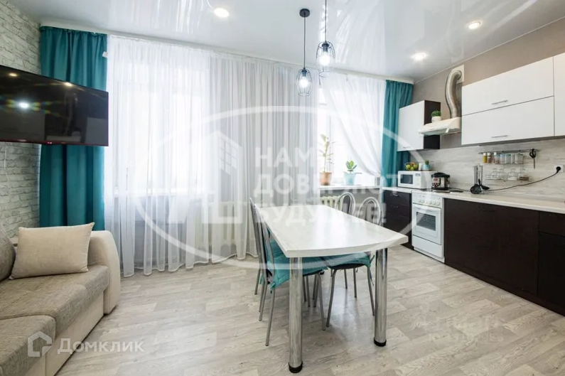 Продаётся 3-комнатная квартира, 72.8 м²