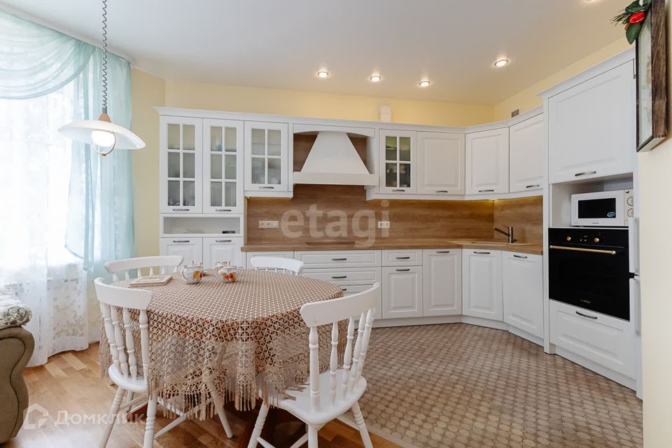 Продаётся 1-комнатная квартира, 60.4 м²