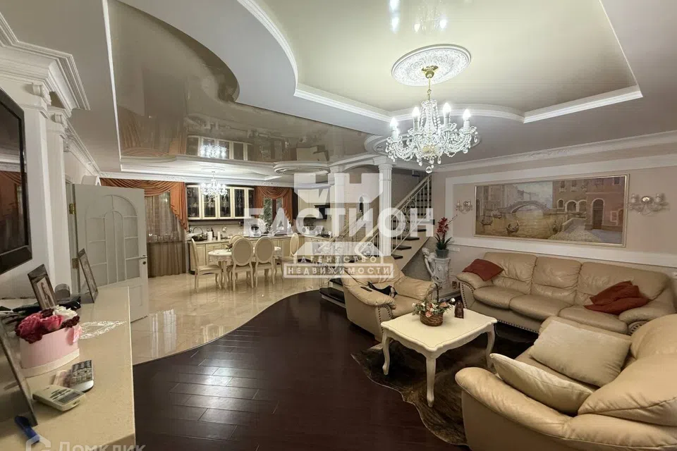 Продаётся 2-этажный дом, 210 м²