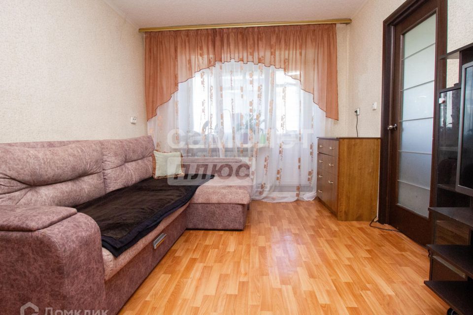 Продаётся 3-комнатная квартира, 41.8 м²