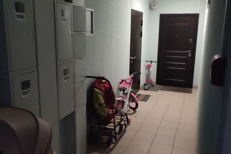 Продаётся 1-комнатная квартира, 42 м²